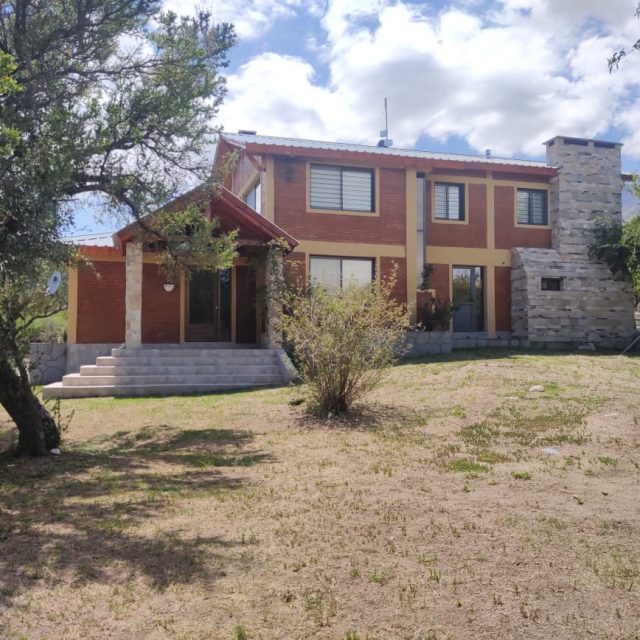 Casa Tarifa por noche $ 300000 hasta 8 personas $ 345000 para 10 personas