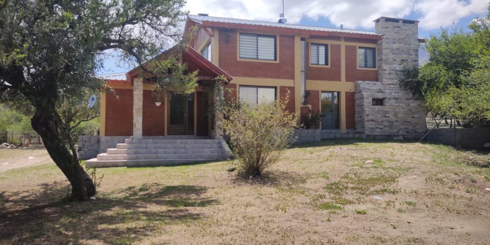 Casa Tarifa por noche $ 300000 hasta 8 personas $ 345000 para 10 personas